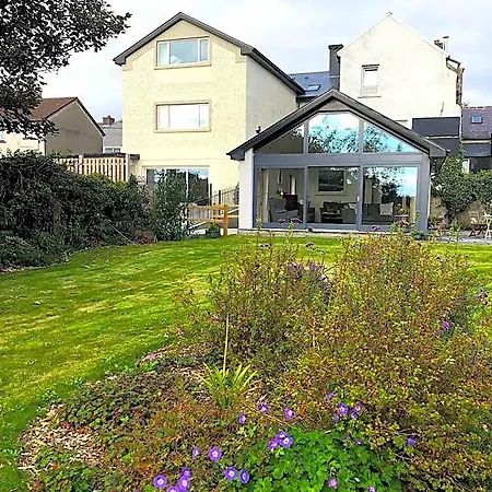 Garden Townhouse 5* 딩글