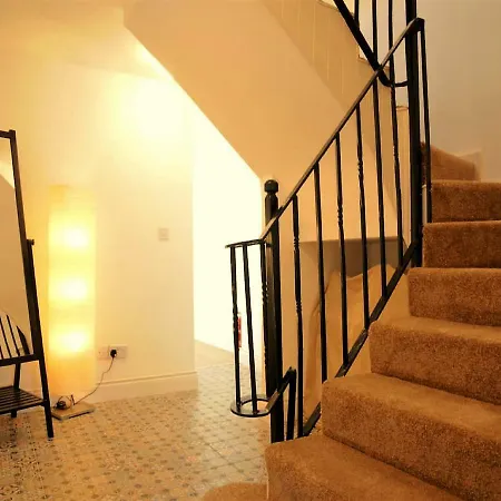 Bed & Breakfast Garden Townhouse 5*