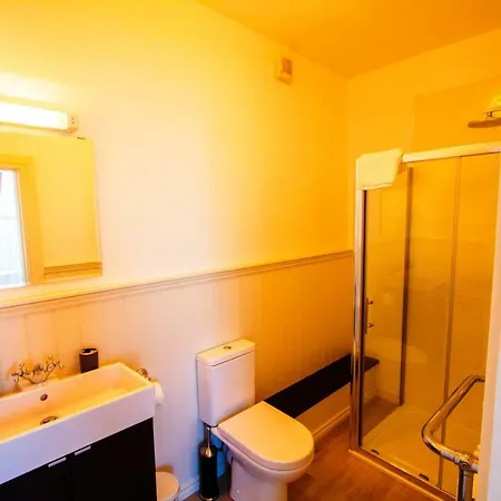 B&B Garden Townhouse 딩글